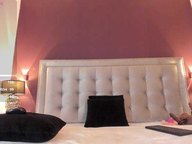 IssyRosse live cam on BongaCams