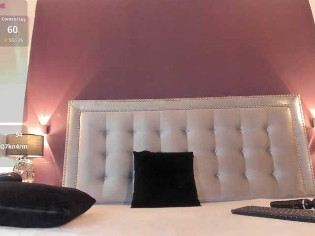 IssyRosse webcam