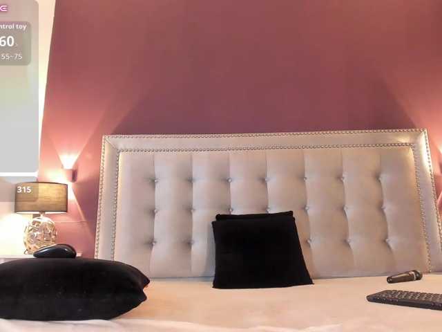 IssyRosse live cam on BongaCams