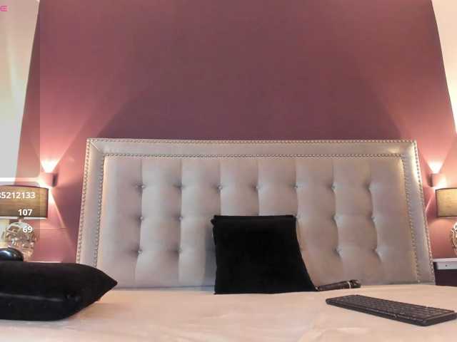 IssyRosse live cam on BongaCams