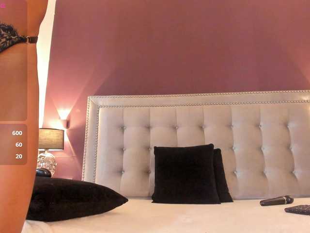 IssyRosse live cam on BongaCams