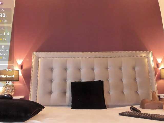 IssyRosse live cam preview