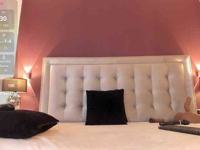 IssyRosse webcam