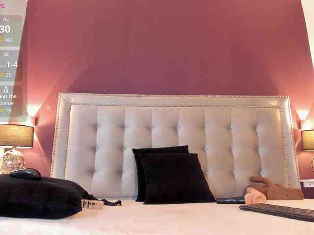 IssyRosse webcam