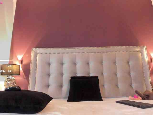 IssyRosse webcam