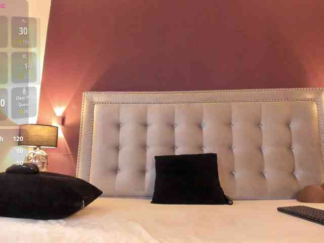 IssyRosse webcam