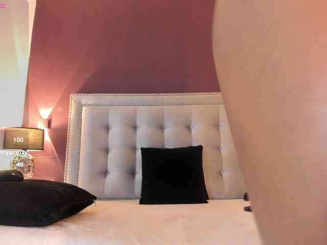 IssyRosse webcam