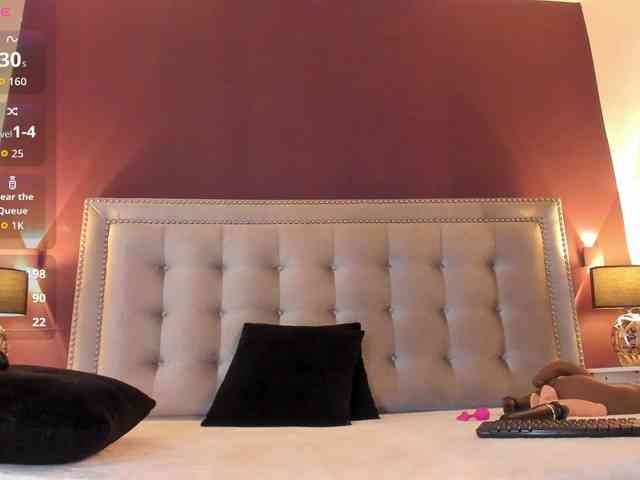 IssyRosse webcam