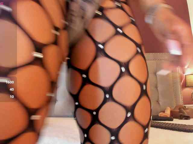 IssyRosse Live Webcam on BongaCams