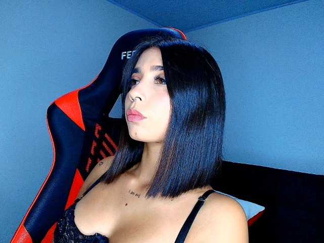 rousse-violeta live cam on BongaCams