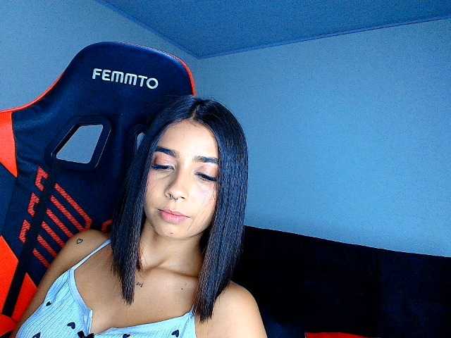 rousse-violeta live cam on BongaCams