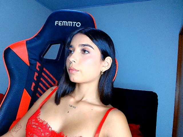 rousse-violeta live cam on BongaCams