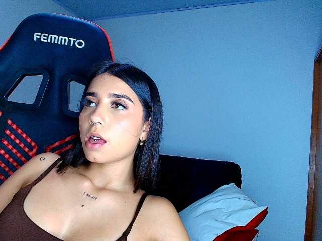 le modèle rousse-violeta est en webcam porno dans un show sur le site bongacams, il possède les tags suivants: Latino/Hispanic,Brunette,Shaved