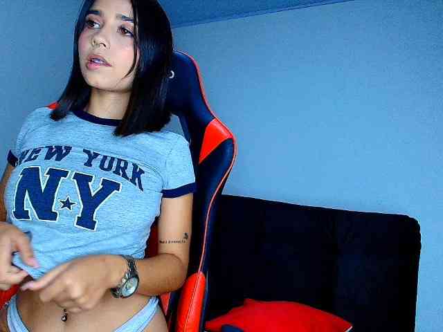 rousse-violeta Live Webcam on BongaCams