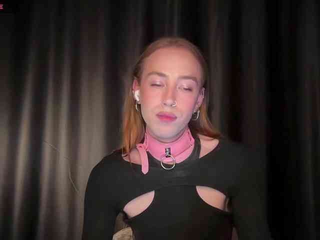 AvrilKors0 Live Webcam on BongaCams