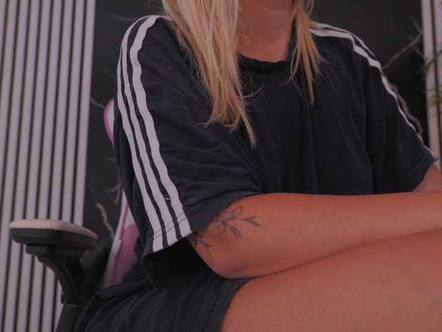 Theajoy live webcam show