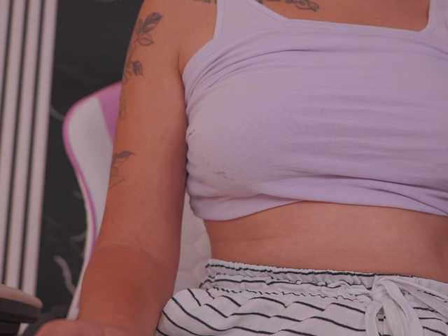 Theajoy live cam on BongaCams