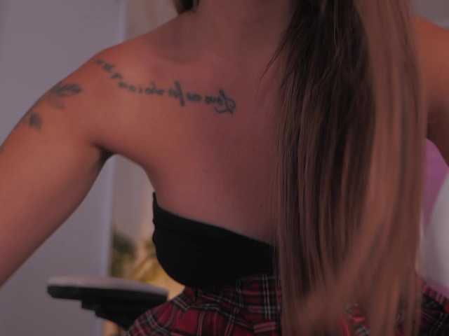 Theajoy live cam on BongaCams