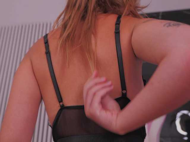 Theajoy live cam on BongaCams
