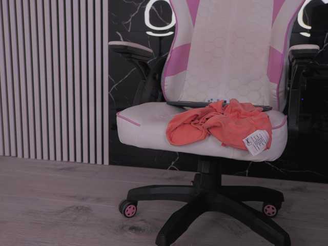 Theajoy live cam on BongaCams