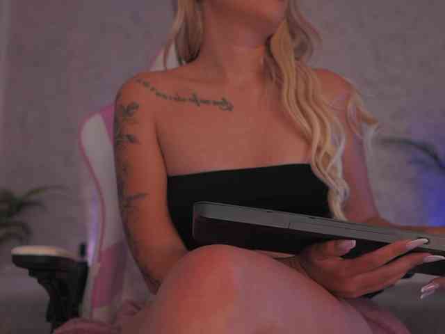 DiamondAva webcam