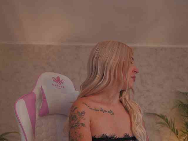 DiamondAva webcam