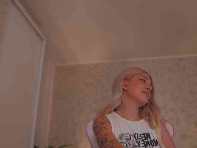 DiamondAva webcam