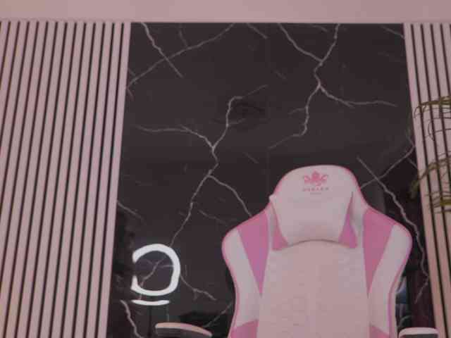 Modella: DiamondAva