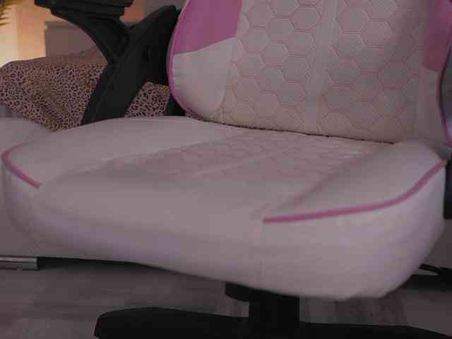 Theajoy Live Webcam on BongaCams