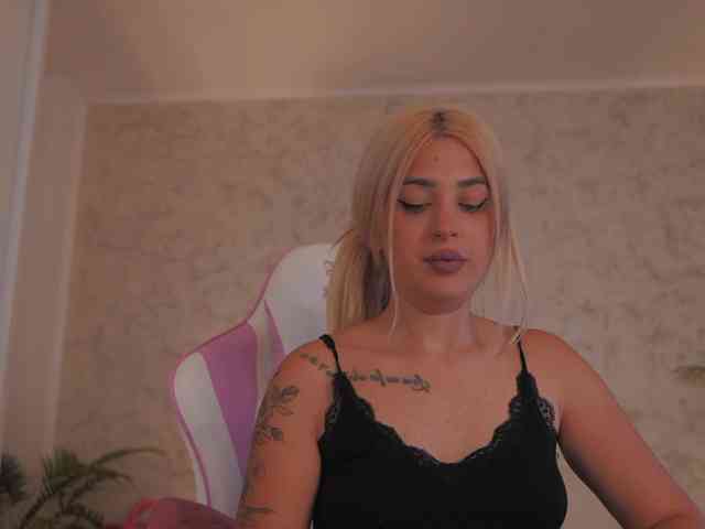 DiamondAva webcam