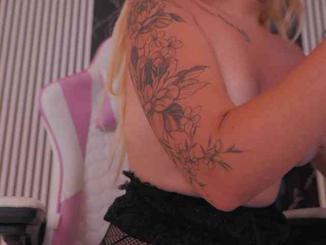 Modella: DiamondAva