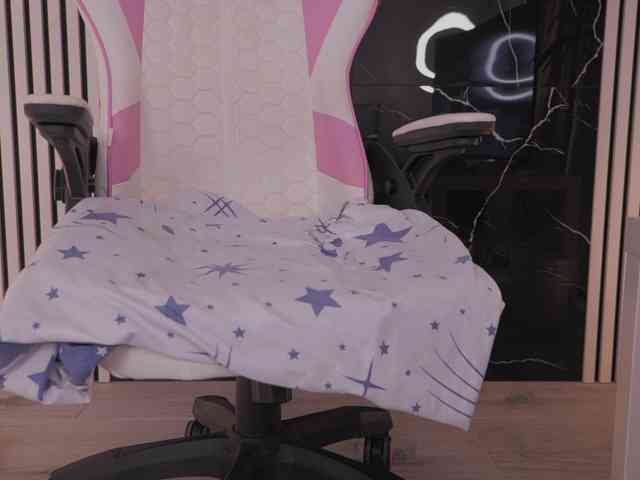 DiamondAva webcam