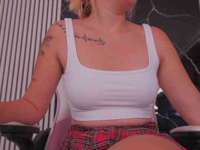DiamondAva webcam