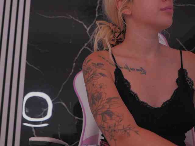 DiamondAva webcam