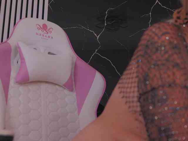 Modella: DiamondAva