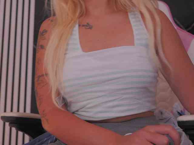 DiamondAva webcam