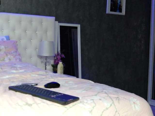PinkNicolle live cam on BongaCams