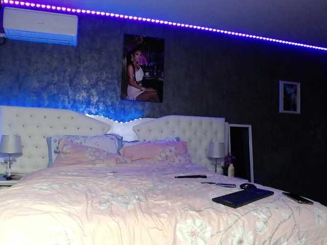 PinkNicolle live cam on BongaCams