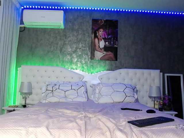 PinkNicolle live cam on BongaCams