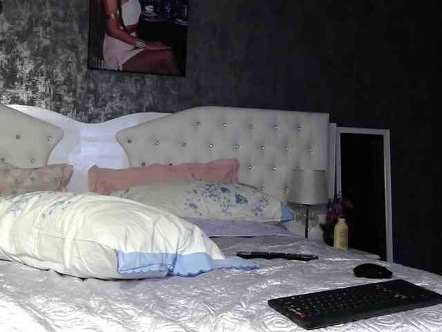 PinkNicolle webcam