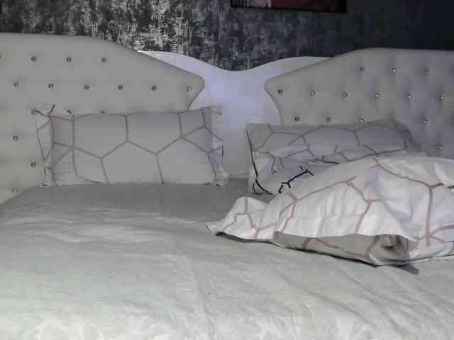 PinkNicolle webcam