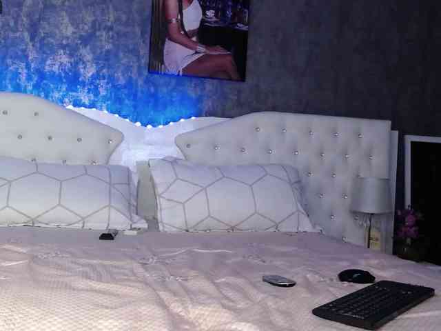 PinkNicolle webcam