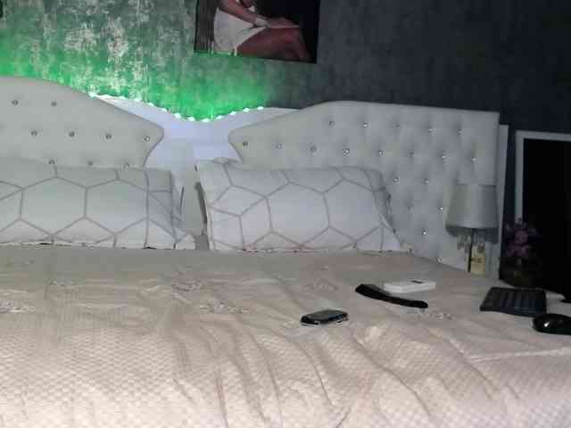 PinkNicolle webcam
