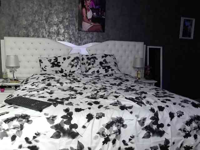 PinkNicolle webcam