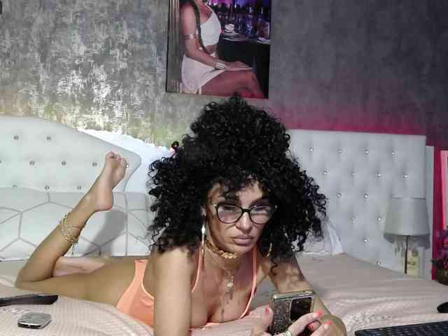 PinkNicolle webcam