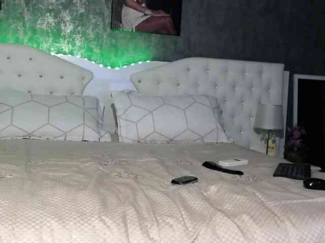 PinkNicolle webcam