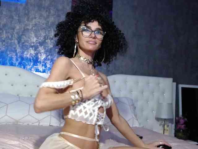 PinkNicolle webcam