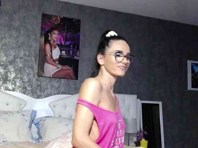 PinkNicolle webcam