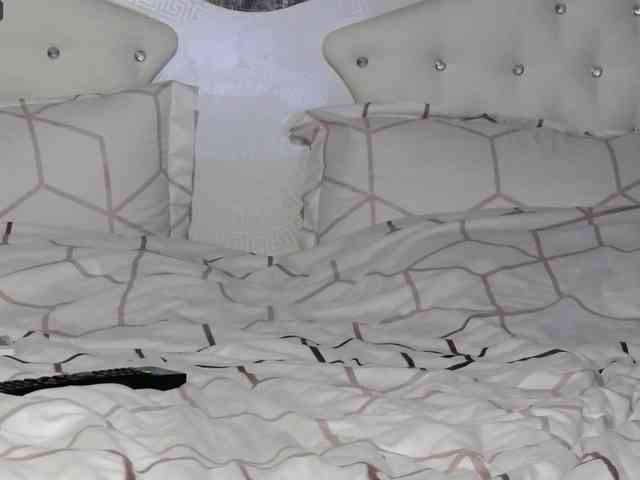 PinkNicolle webcam