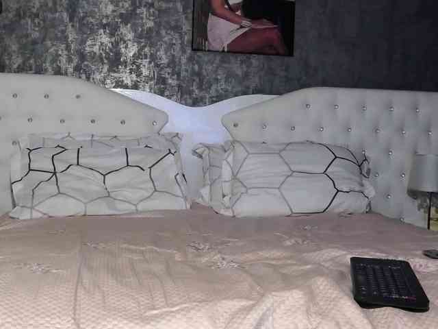 PinkNicolle webcam